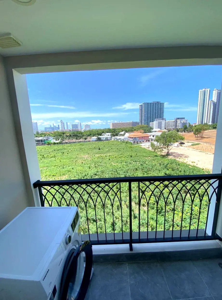 Dusit Grand Park, студия